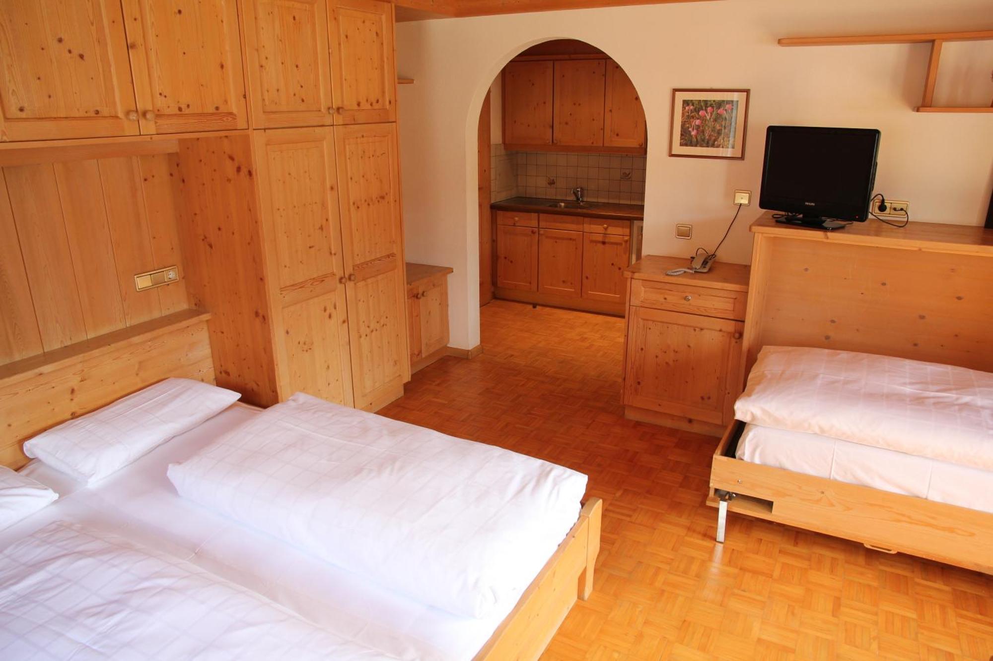 באדיה Hotel Cavallino מראה חיצוני תמונה