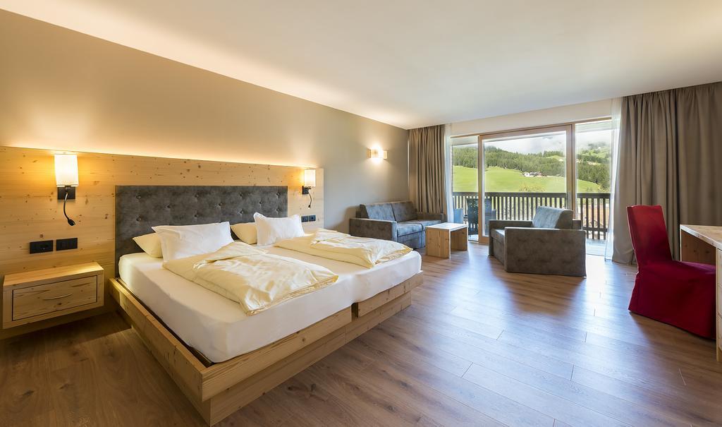 באדיה Hotel Cavallino מראה חיצוני תמונה